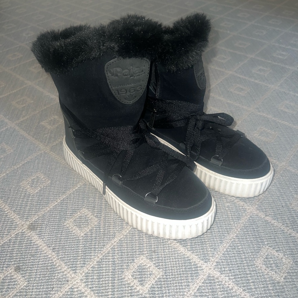 Pajar women black snow boots! Worn once